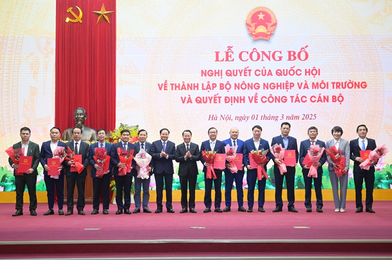 Bộ Nông nghiệp và Môi trường công bố quyết định bổ nhiệm nhân sự lãnh đạo