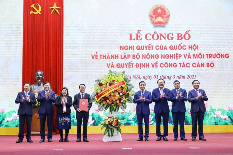 Bộ Nông nghiệp và Môi trường công bố quyết định bổ nhiệm nhân sự lãnh đạo