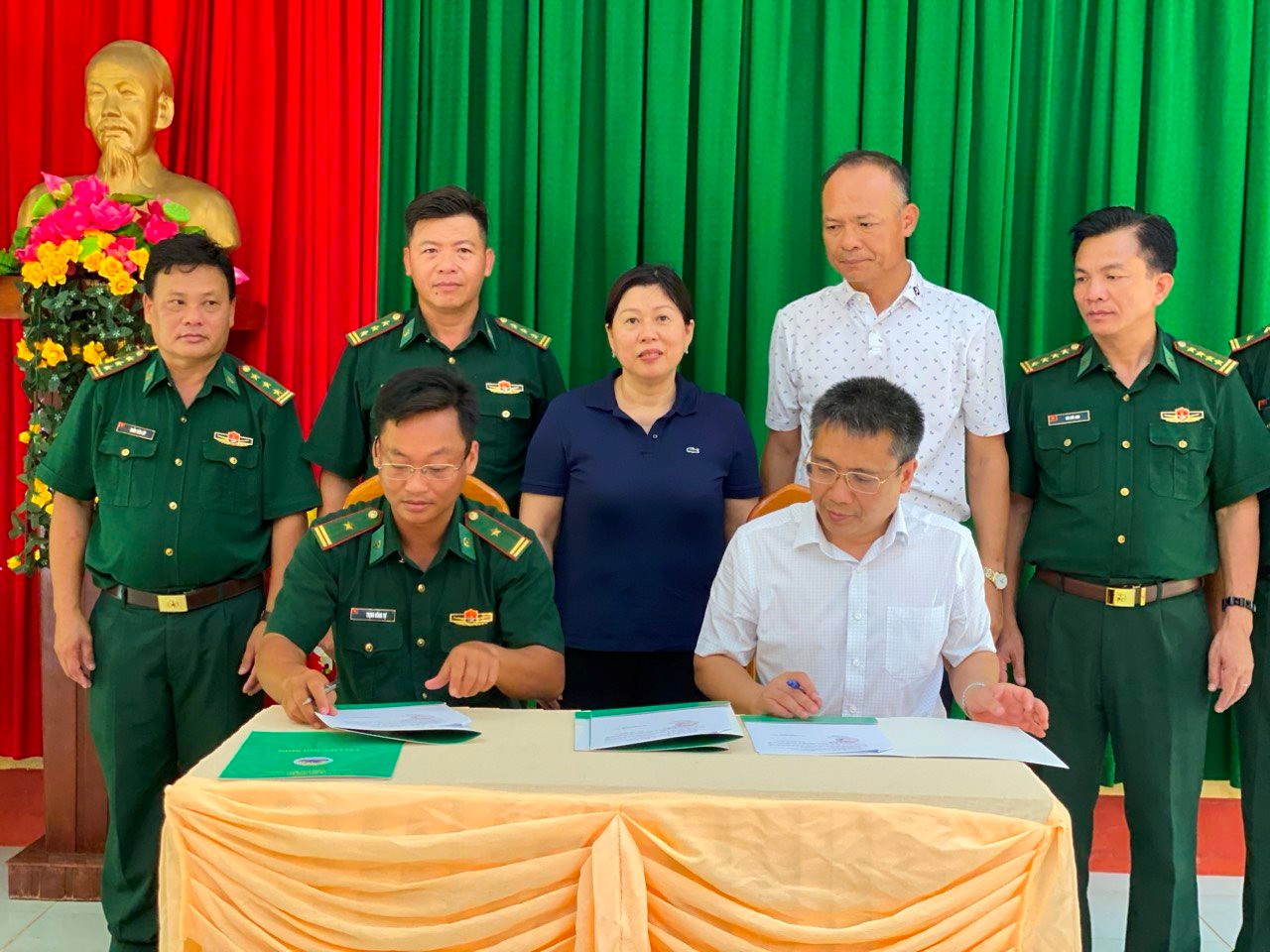 Thứ trưởng Bộ TN&MT Nguyễn Thị Phương Hoa kiểm tra công tác biên giới, biển, đảo ở Cà Mau