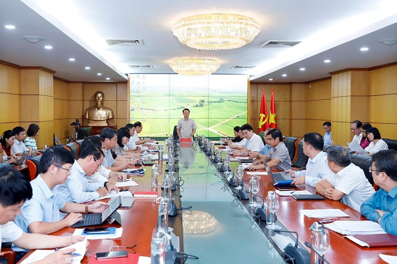 Tập trung đầu tư xây dựng chính sách pháp luật tạo động lực phát triển