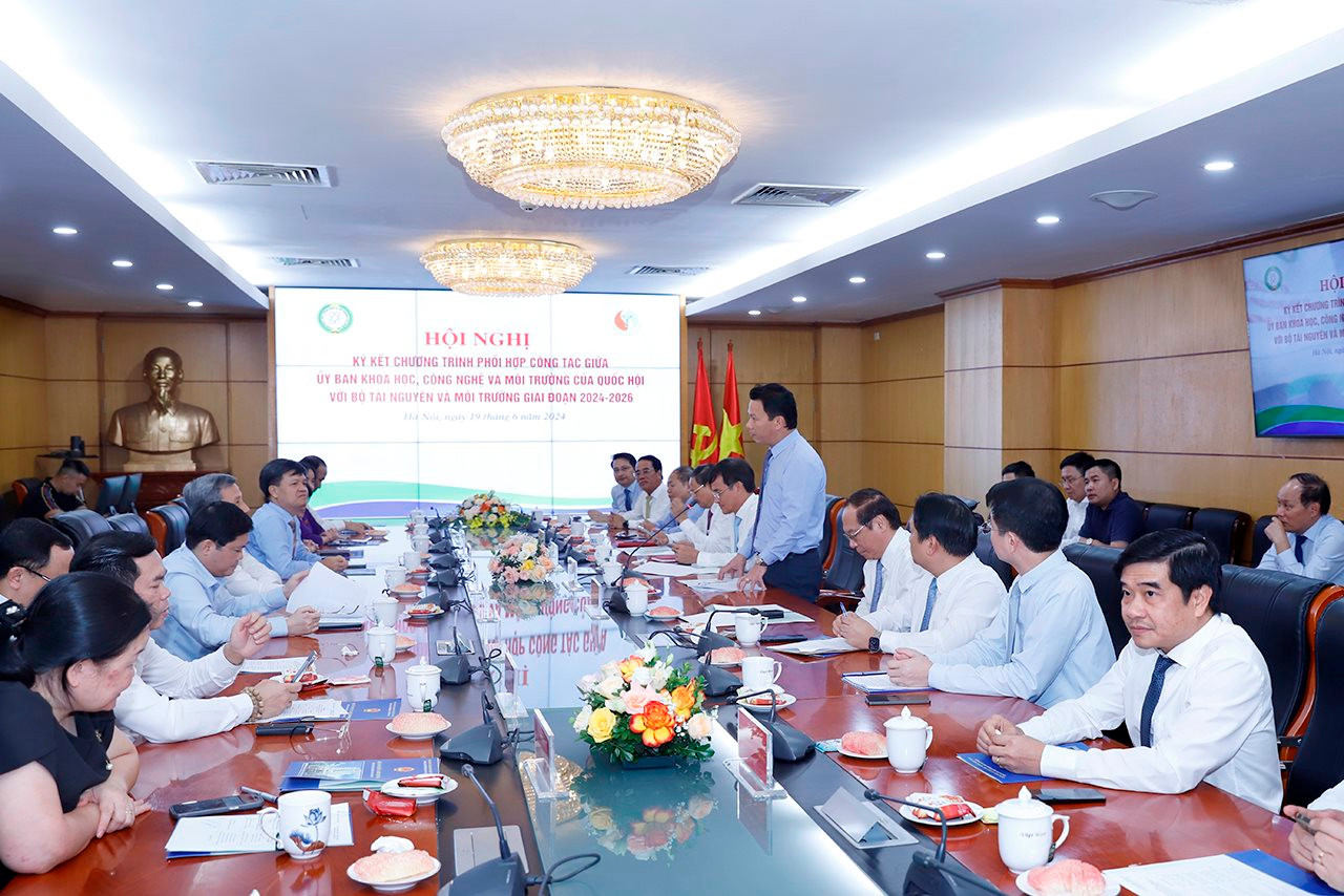 Ký kết phối hợp toàn diện giữa Bộ Tài nguyên và Môi trường với Ủy ban Khoa học, Công nghệ và Môi trường của Quốc hội