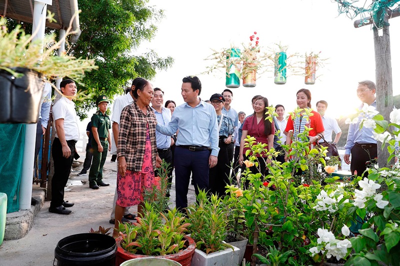 Bộ trưởng Đặng Quốc Khánh dự Lễ công bố cây di sản Việt Nam tại đảo Bích Đầm (Khánh Hoà)