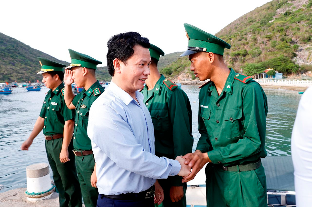 Bộ trưởng Đặng Quốc Khánh dự Lễ công bố cây di sản Việt Nam tại đảo Bích Đầm (Khánh Hoà)