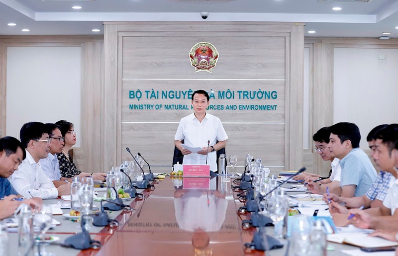 Bộ trưởng Đỗ Đức Duy chủ trì họp hoàn thiện Nghị định xử phạt vi phạm hành chính trong lĩnh vực đất đai
