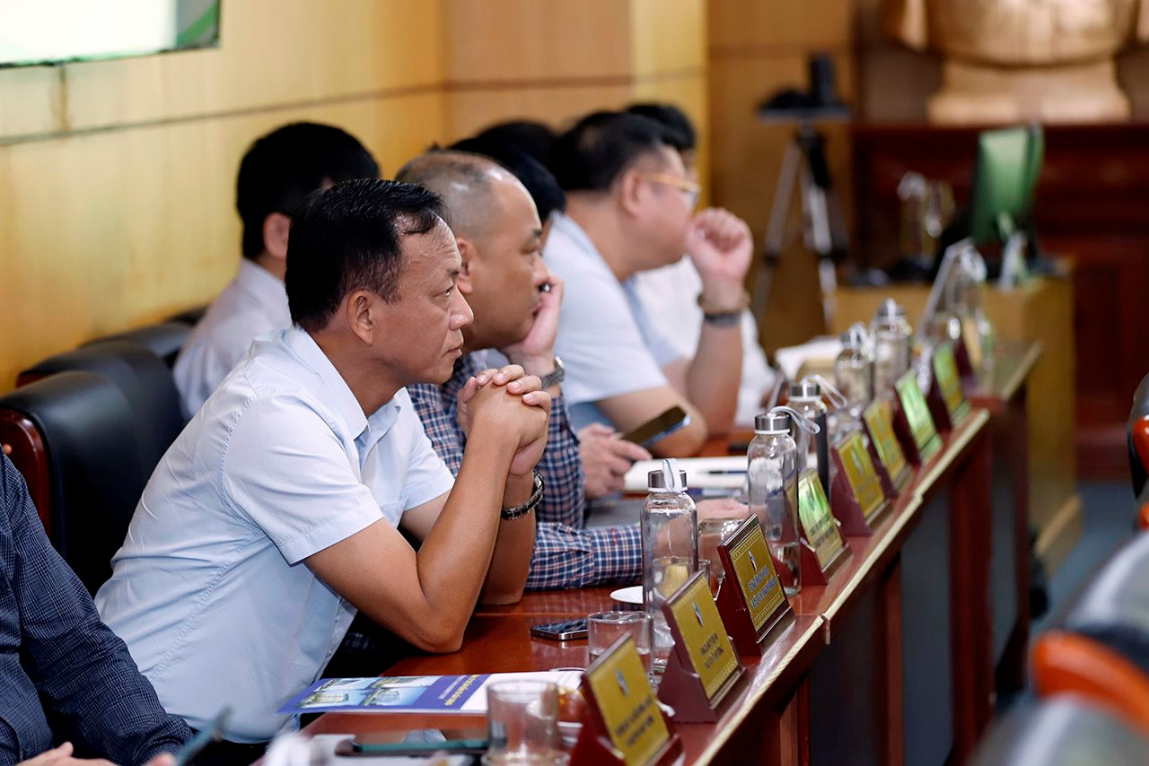 Toàn tâm, toàn lực, quyết tâm cao, nỗ lực lớn để hoàn thành nhiệm vụ