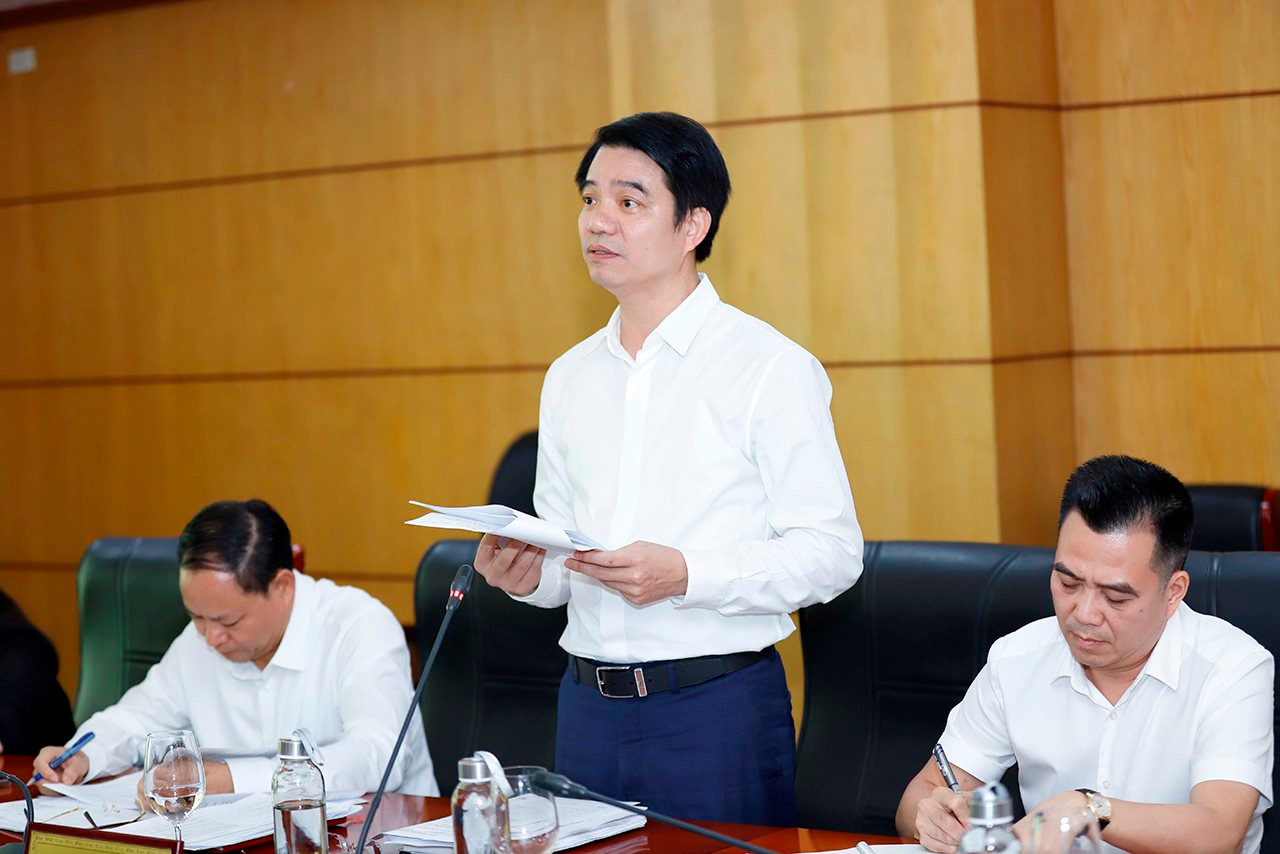 Toàn tâm, toàn lực, quyết tâm cao, nỗ lực lớn để hoàn thành nhiệm vụ
