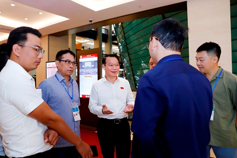 Bộ trưởng Đỗ Đức Duy làm rõ các ý kiến của Đại biểu Quốc hội về chính sách đất đai