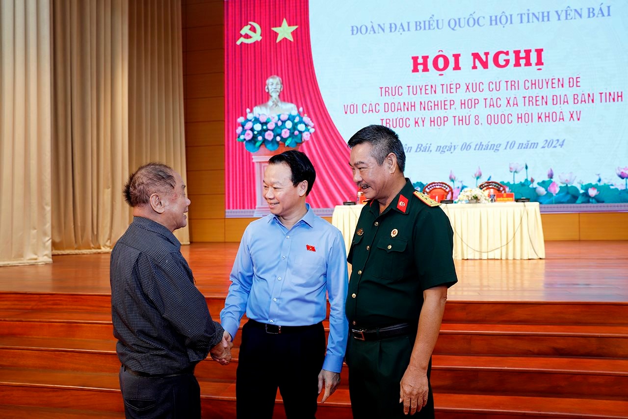 Bộ trưởng Bộ Tài nguyên và Môi trường Đỗ Đức Duy tiếp xúc cử tri tại Yên Bái
