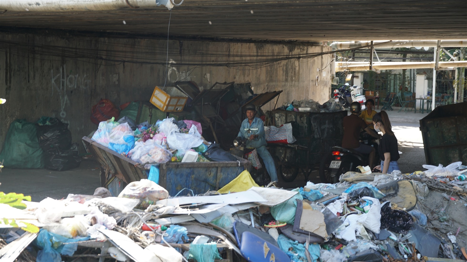 Nhà máy xử lý rác lớn nhất Cần Thơ bảo trì, thành phố thừa 150 tấn rác/ngày