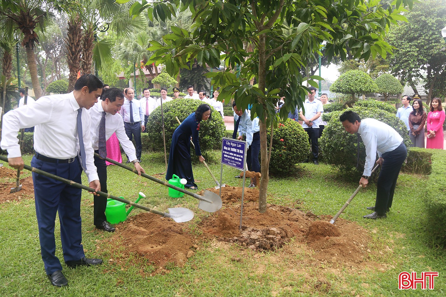 Lãnh đạo Đảng, Nhà nước dâng hương tưởng niệm Tổng Bí thư Trần Phú