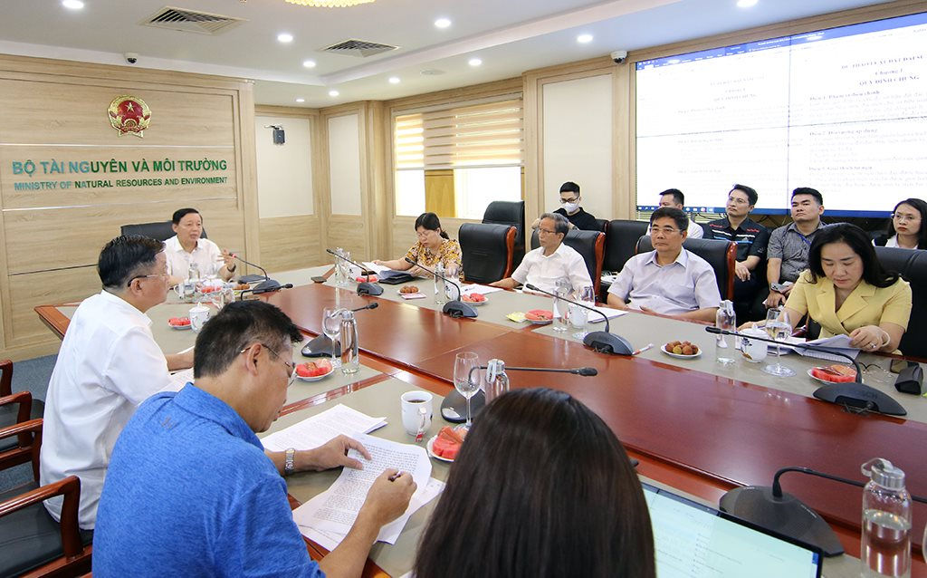 Bộ Tài nguyên và Môi trường tiếp tục họp hoàn thiện dự án Luật Đất đai (sửa đổi)