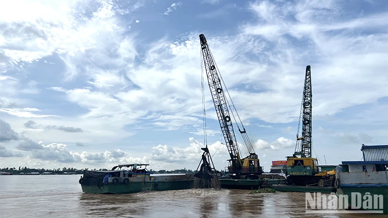 Khởi công dự án khai thác cát phục vụ cao tốc Cao Lãnh - An Hữu