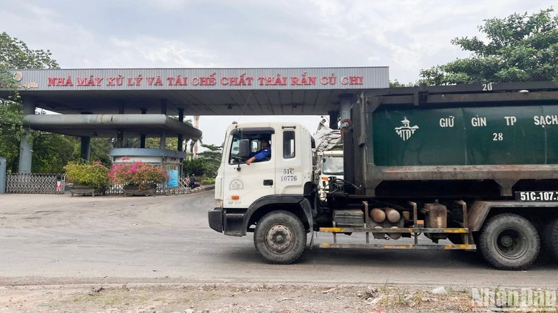 Cần thay đổi công nghệ xử lý rác để giảm thiểu ô nhiễm không khí tại Củ Chi