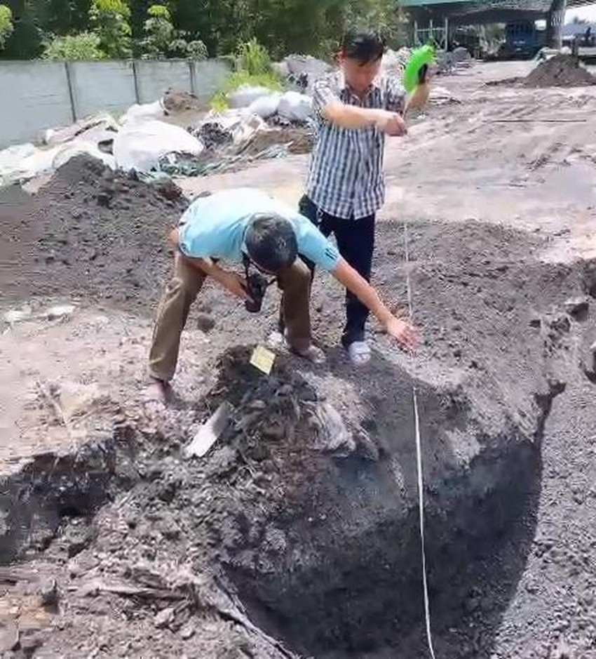 Bình Dương: Hàng chục tấn chất thải độc hại được chôn lấp trên khu đất rộng