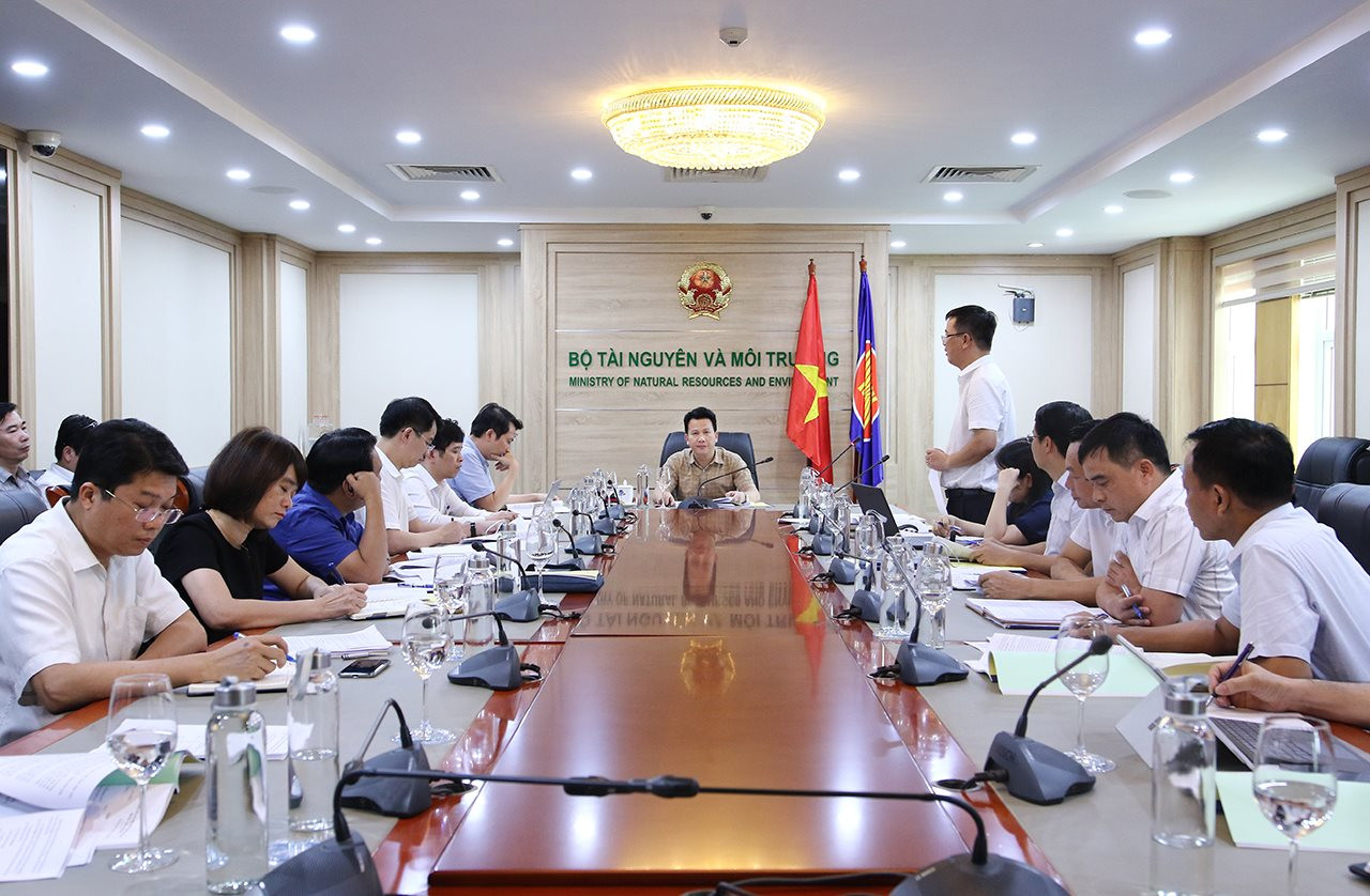 Bộ trưởng Đặng Quốc Khánh chủ trì họp hoàn thiện dự án Luật Tài nguyên nước (sửa đổi)