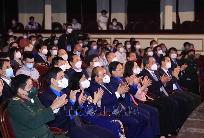 Chủ tịch nước dự Lễ trao giải Gương mặt trẻ Việt Nam tiêu biểu năm 2021