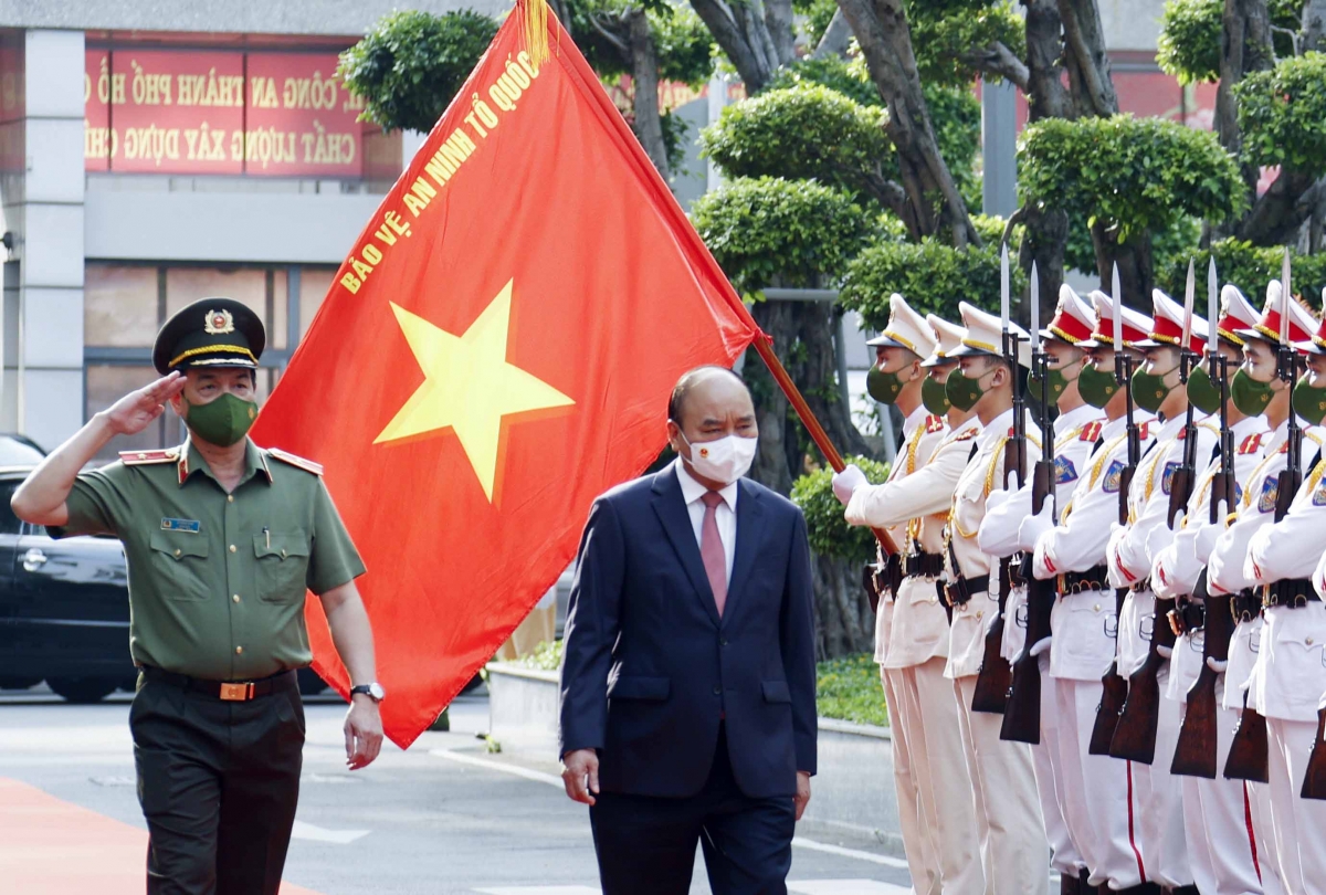 Chủ tịch nước kiểm tra công tác đảm bảo an ninh trật tự dịp Tết