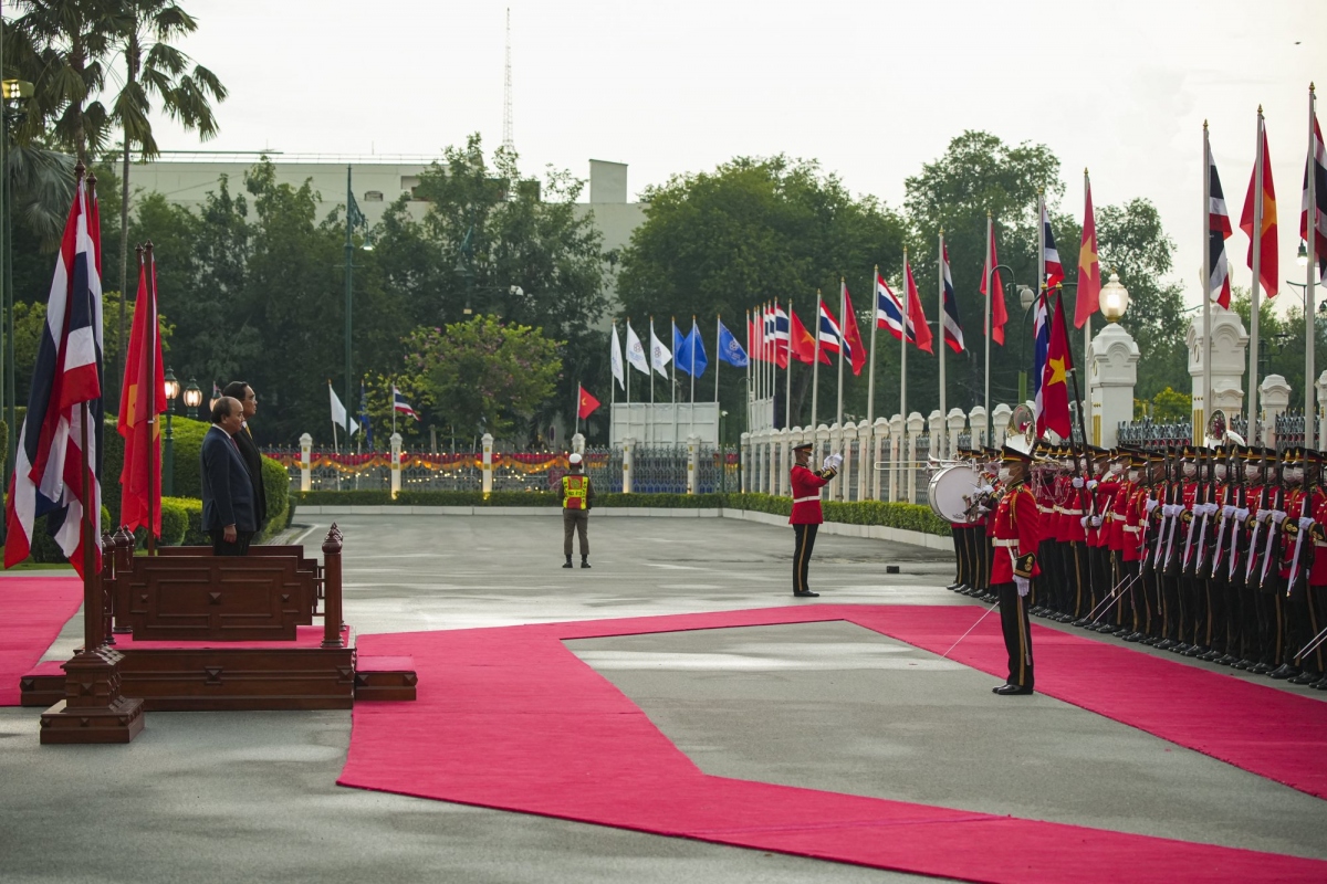 Thủ tướng Thái Lan chủ trì lễ đón trọng thể Chủ tịch nước Nguyễn Xuân Phúc