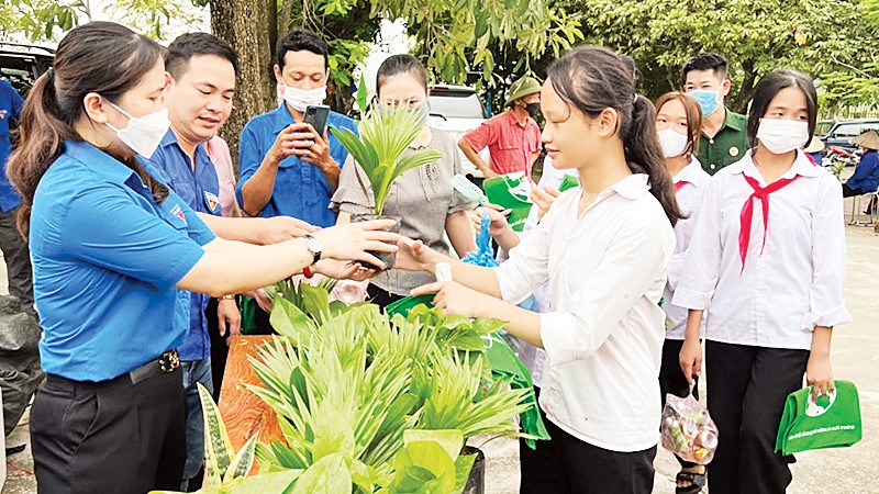Tuyên Quang chung tay xử lý rác thải và chống rác thải nhựa