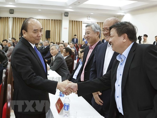 Chủ tịch nước Nguyễn Xuân Phúc gặp mặt nguyên lãnh đạo cấp cao khu vực miền trung