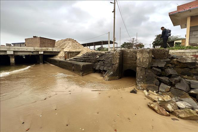 Yêu cầu đầu tư xây dựng hệ thống xử lý nước thải cảng cá Cửa Tùng, Nam Cửa Việt