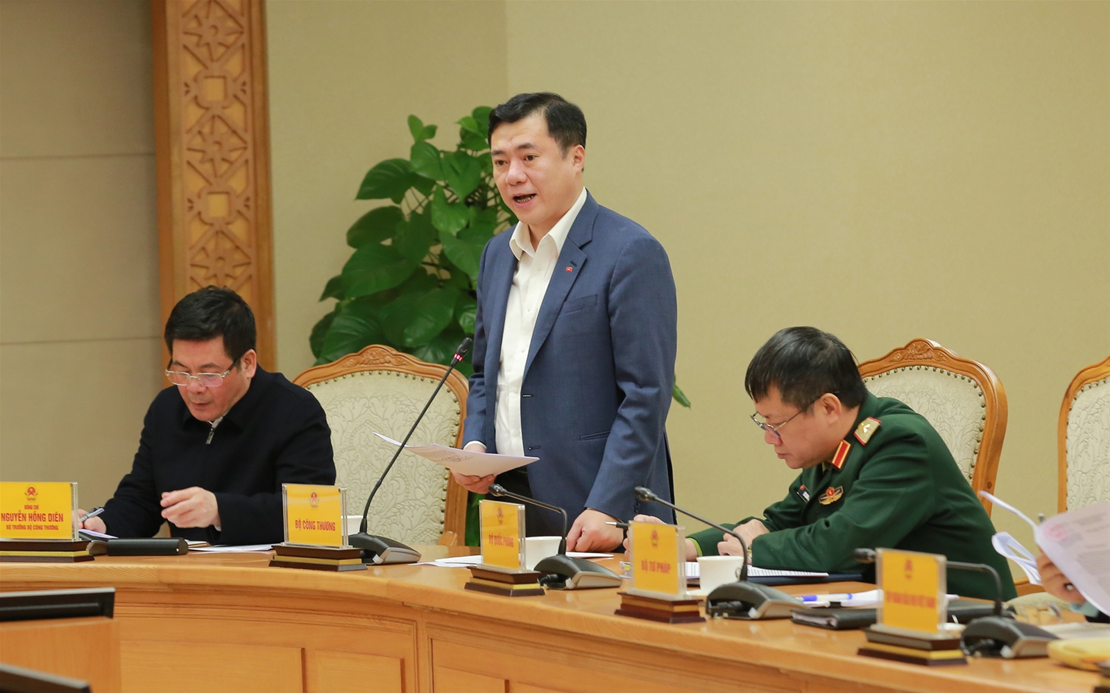 Lập đề án thí điểm để gỡ khó các dự án điện khí, điện gió ngoài khơi