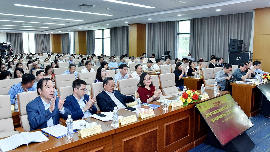 Tham vấn ý kiến Đại biểu Quốc hội về một số nội dung quan trọng trong dự án Luật Đất đai (sửa đổi)