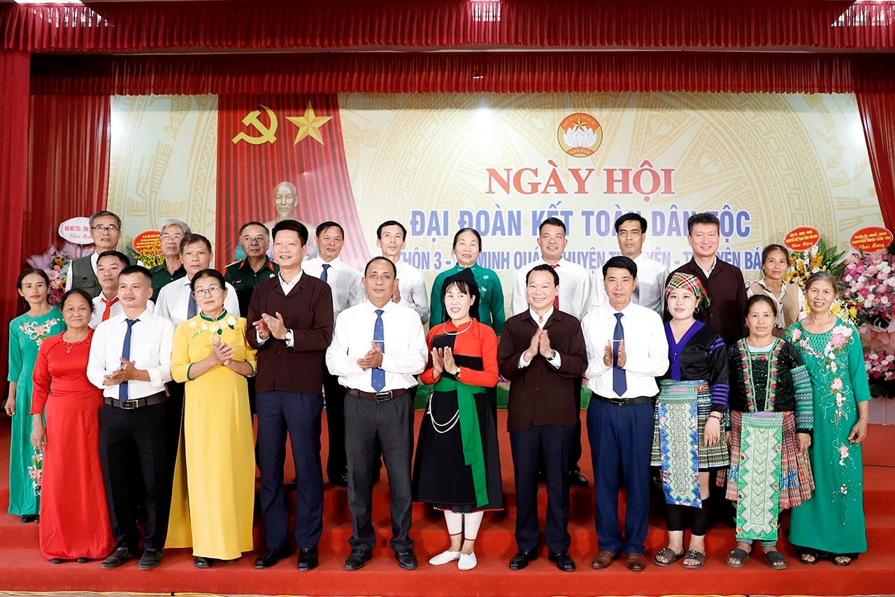 Bộ trưởng Đỗ Đức Duy dự Ngày hội Đại đoàn kết toàn dân tộc tại thôn 3, xã Minh Quán, huyện Trấn Yên, tỉnh Yên Bái