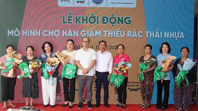 Khởi động mô hình chợ giảm rác thải nhựa tại Đà Nẵng