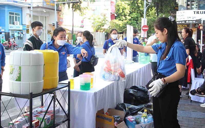 Khởi động mô hình chợ giảm rác thải nhựa tại Đà Nẵng