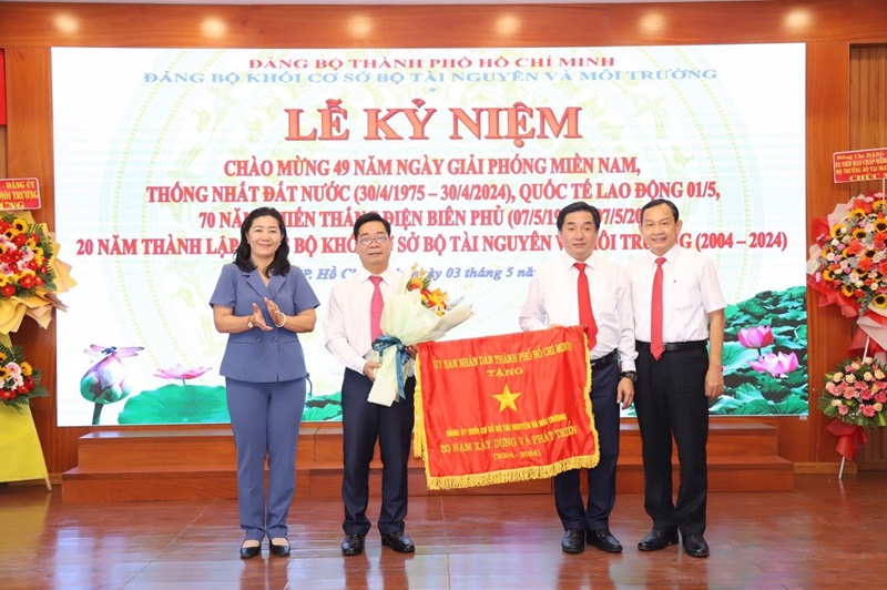 Họp mặt kỉ niệm 20 năm thành lập Đảng bộ Khối cơ sở Bộ TN&MT