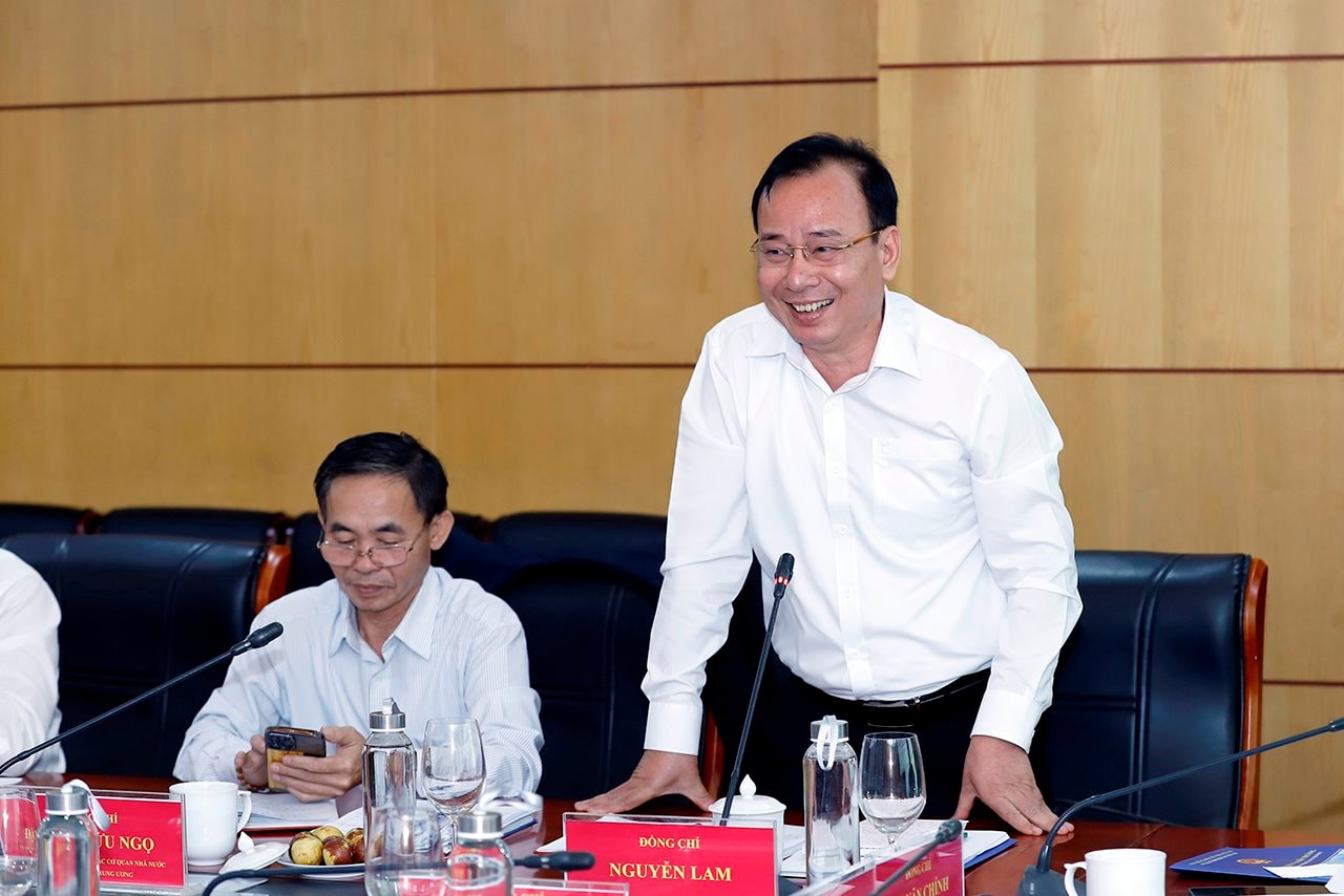 Đoàn khảo sát của Ban Dân vận Trung ương làm việc với Ban Cán sự Đảng Bộ Tài nguyên và Môi trường