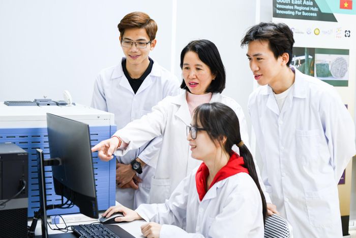 Nhà khoa học Giải thưởng Kovalevskaia 2022 đam mê nghiên cứu các dòng xúc tác