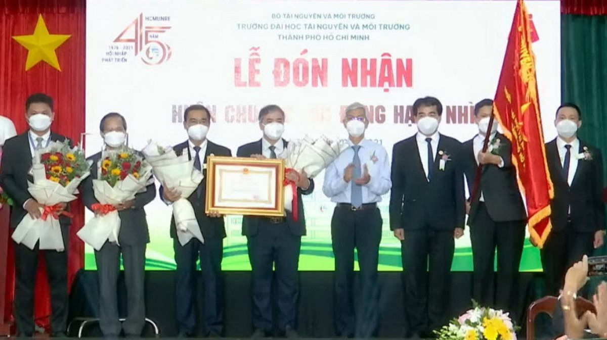 Trường Đại học TN&MT TP.HCM: Kỷ niệm 10 năm thành lập và đón nhận Huân chương Lao động hạng Nhì