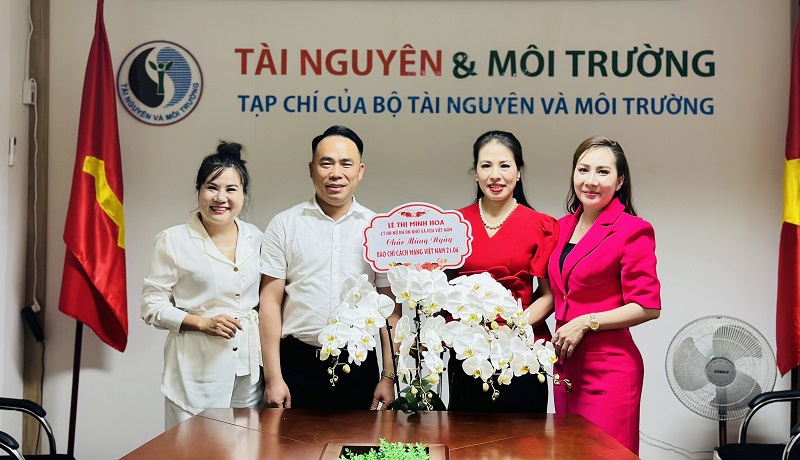Nhiều đơn vị chúc mừng Tạp chí Tài nguyên và Môi trường nhân Ngày Báo chí cách mạng Việt Nam.