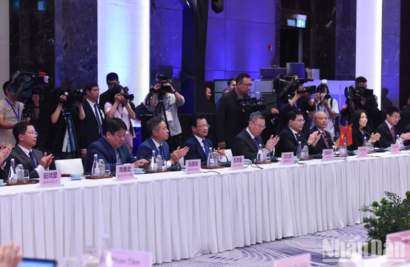 Việt Nam-Trung Quốc tăng cường hợp tác cùng có lợi, chung tay kiến tạo tương lai