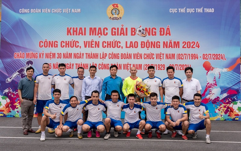Đội bóng đá Bộ TN&MT giành vô địch Giải bóng Công đoàn Viên chức Việt Nam 2024