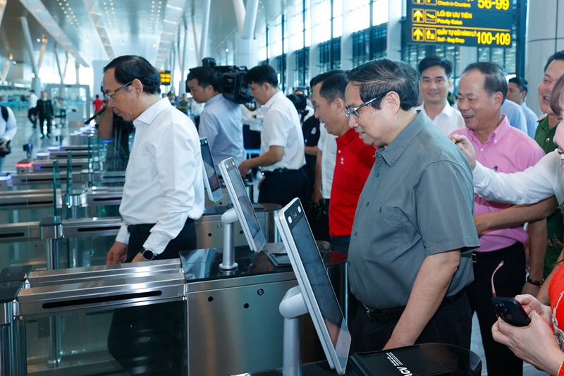 Đồng loạt khởi công, khánh thành 80 công trình, dự án lớn trên cả nước với số vốn 445.000 tỷ đồng