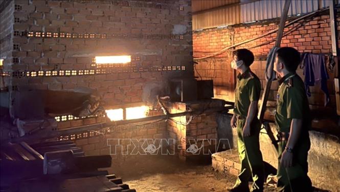 Đồng Nai: Phát hiện cơ sở đốt trái phép hàng chục tấn chất thải nguy hại