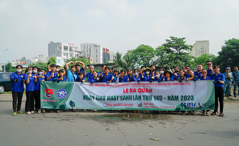 Hàng trăm bạn trẻ “khoác áo mới” cho Rạch Xuyên Tâm