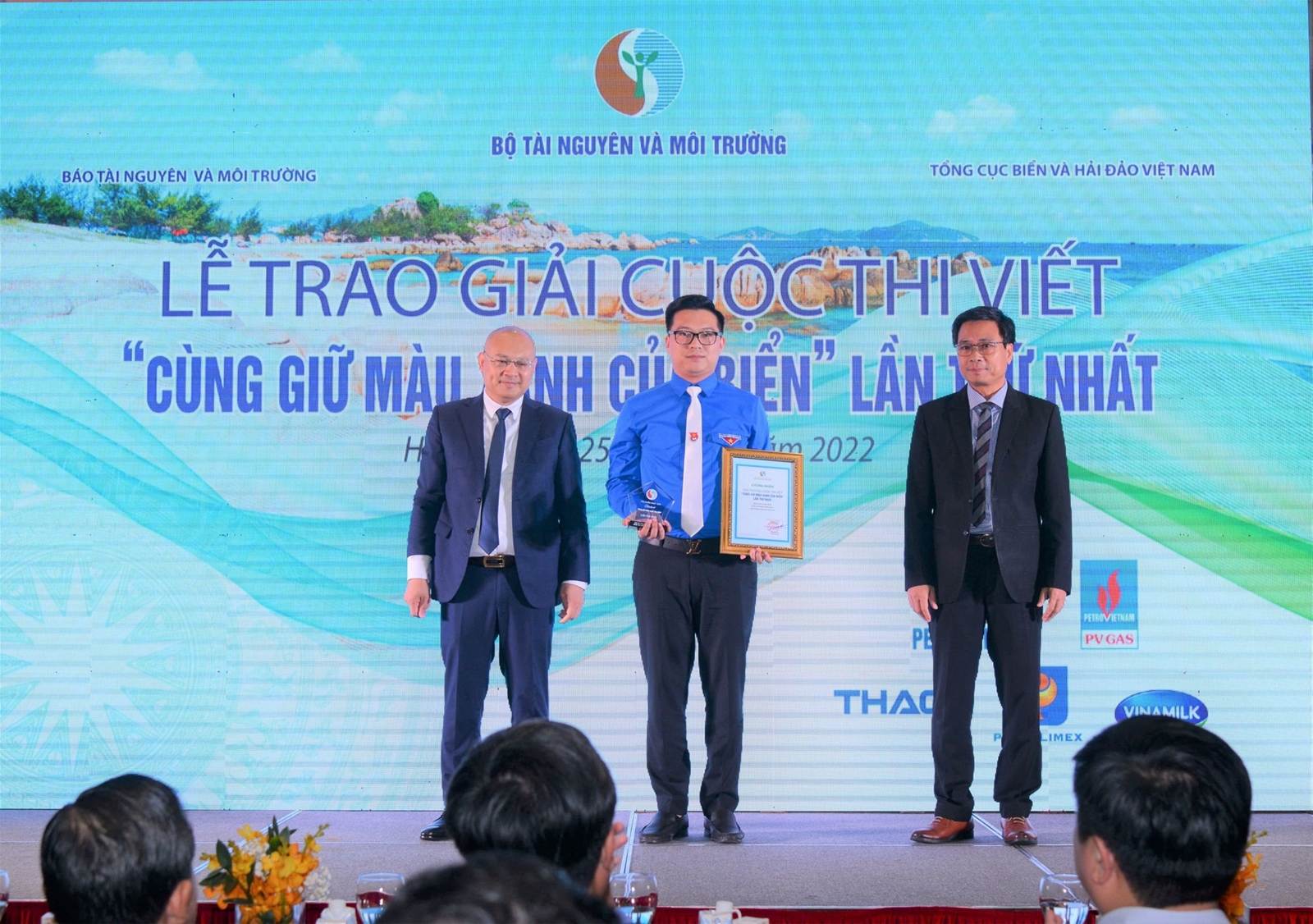 Trao giải Cuộc thi viết “Cùng giữ màu xanh của biển” lần thứ Nhất và phát động Cuộc thi lần thứ Hai