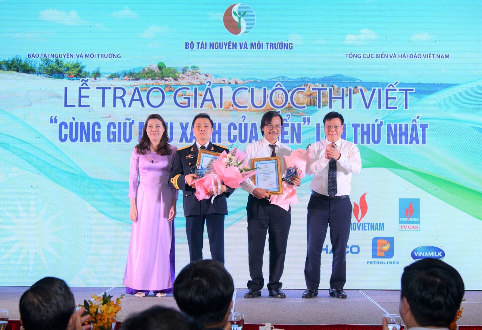Trao giải Cuộc thi viết “Cùng giữ màu xanh của biển” lần thứ Nhất và phát động Cuộc thi lần thứ Hai