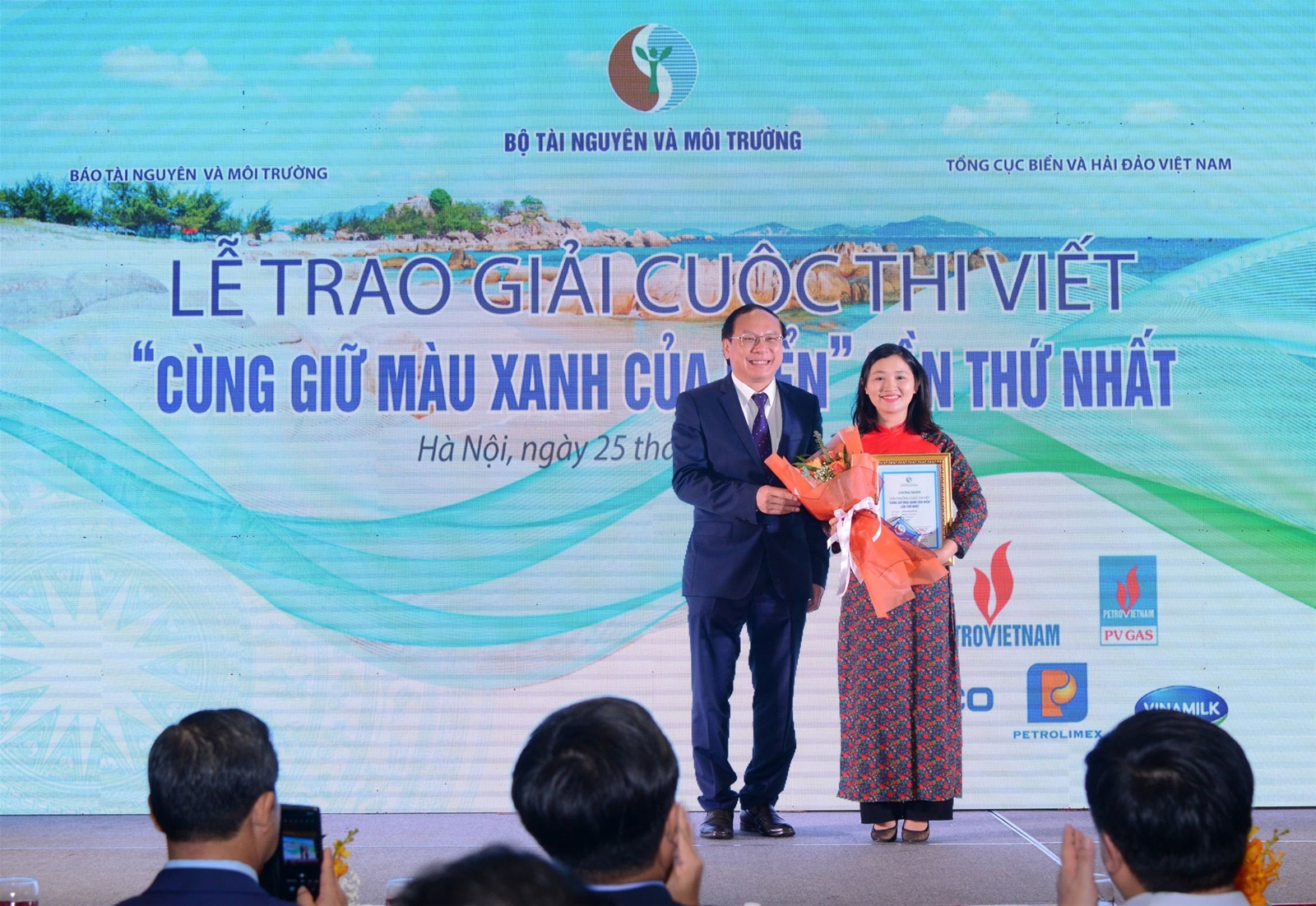 Trao giải Cuộc thi viết “Cùng giữ màu xanh của biển” lần thứ Nhất và phát động Cuộc thi lần thứ Hai