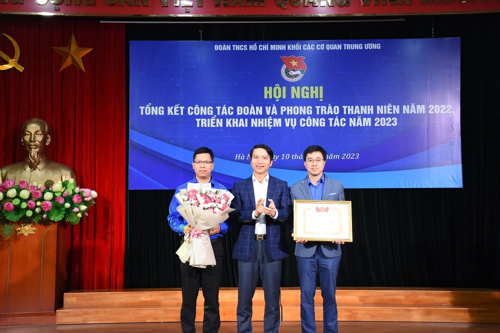 Đoàn thanh niên Bộ TN&MT được Trung ương Đoàn tặng Bằng khen