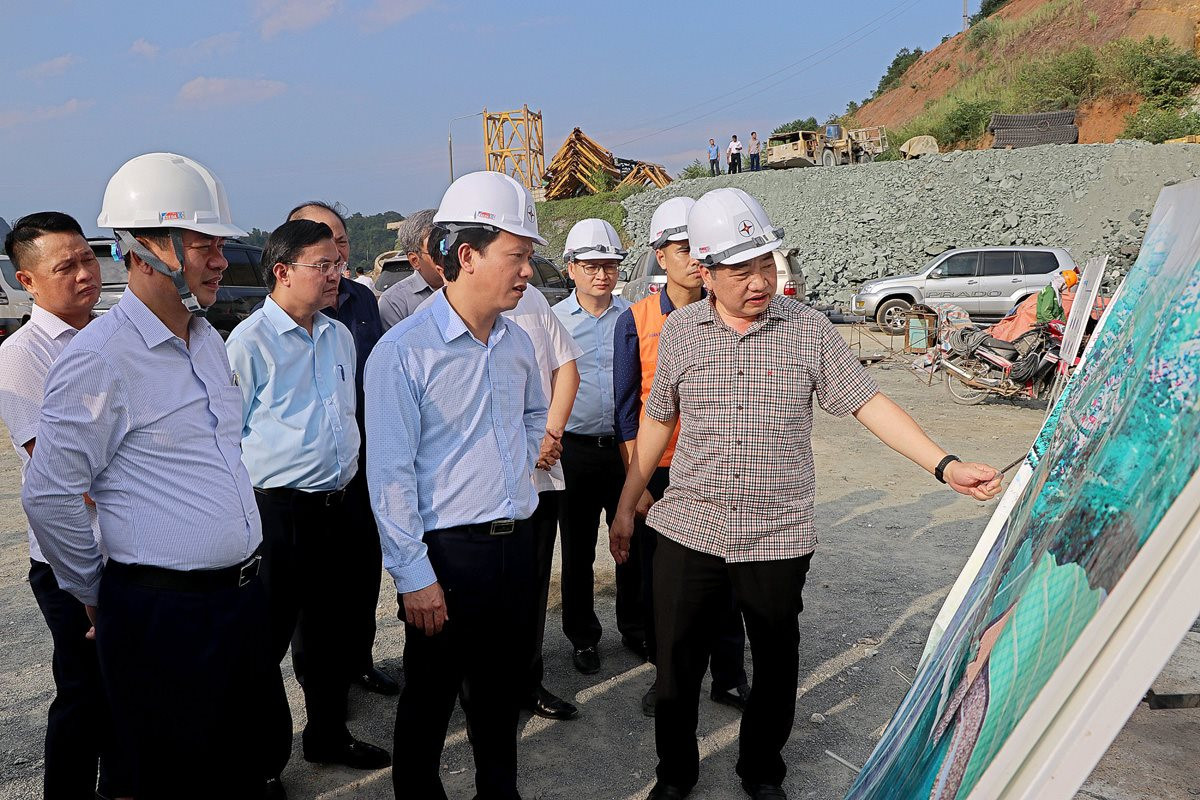 Bộ trưởng Đặng Quốc Khánh làm việc với Lãnh đạo tỉnh Hoà Bình
