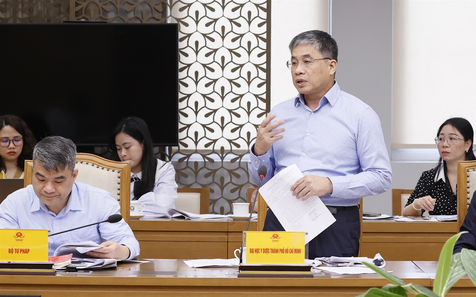 Giải quyết dứt điểm vướng mắc về đấu thầu thuốc, vật tư, thiết bị y tế