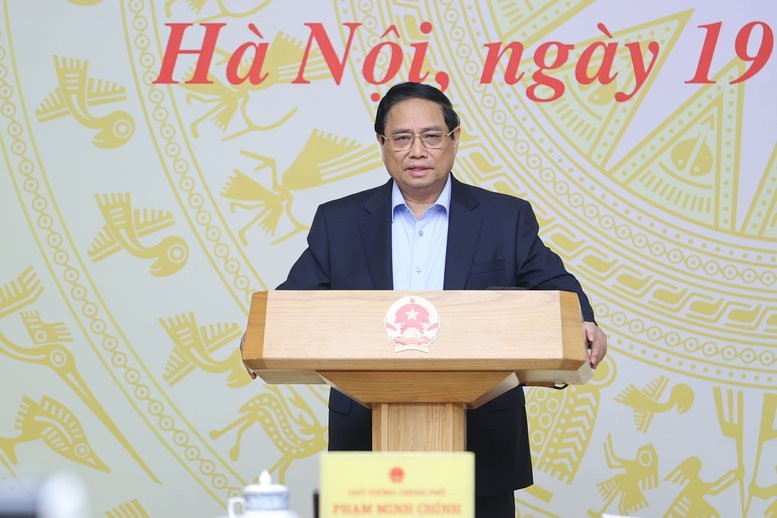 Chủ động phối hợp với Bộ Tài nguyên và Môi trường để xây dựng, hoàn thiện, kết nối, tích hợp với cơ sở dữ liệu quốc gia về đất đai