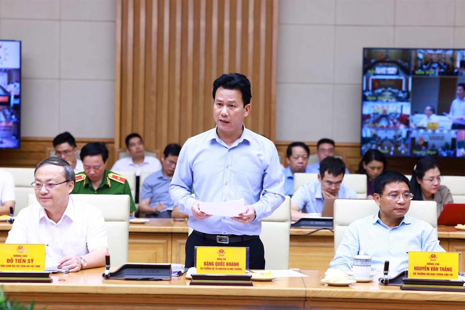 Chủ động phối hợp với Bộ Tài nguyên và Môi trường để xây dựng, hoàn thiện, kết nối, tích hợp với cơ sở dữ liệu quốc gia về đất đai