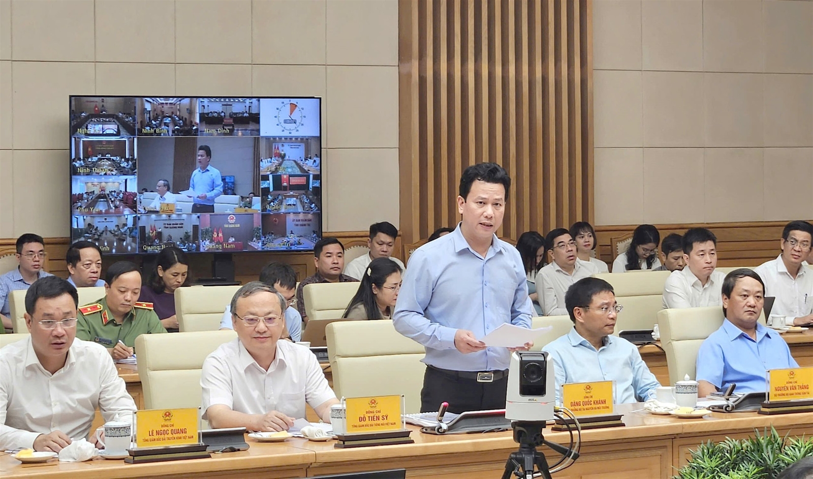 Chủ động phối hợp với Bộ Tài nguyên và Môi trường để xây dựng, hoàn thiện, kết nối, tích hợp với cơ sở dữ liệu quốc gia về đất đai