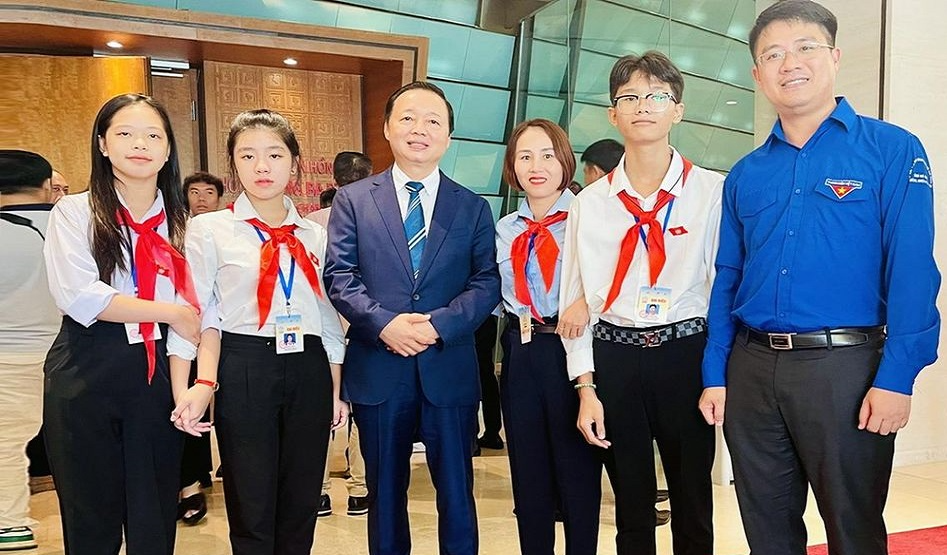 Tiếng nói từ tương lai về những vấn đề phát triển đất nước hôm nay